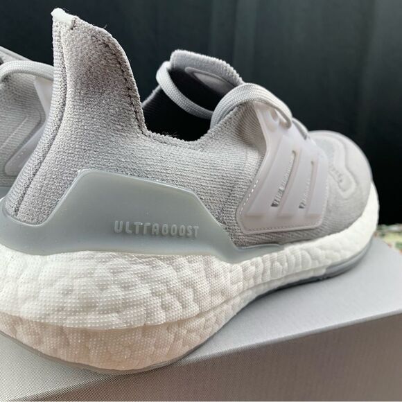 Adidas Ultraboost 22 Light Grey Women's Various Sizes - Picture 5 of 14